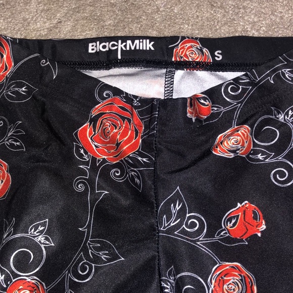 BlackMilk rose vine leggings - Picture 3 of 3